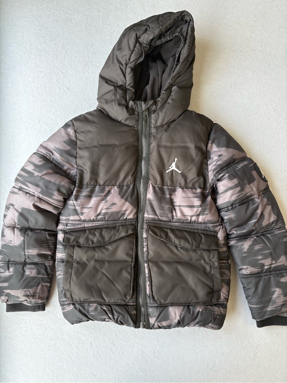 Jordan Kids' Black Camo Hooded Faux Down Puffer Jacket Sz S 8-10 - Picture 2 of 7